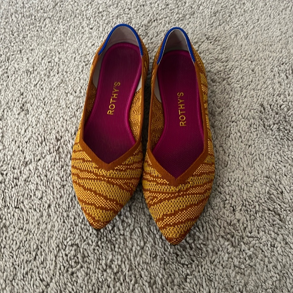Rothy’s Golden Zebra Points - Size 7 - image 1